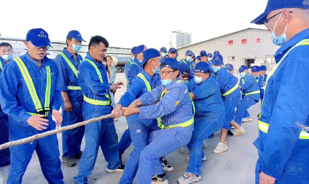 德联牧场开展“蓄势待发·共绘精彩”主题团建活动